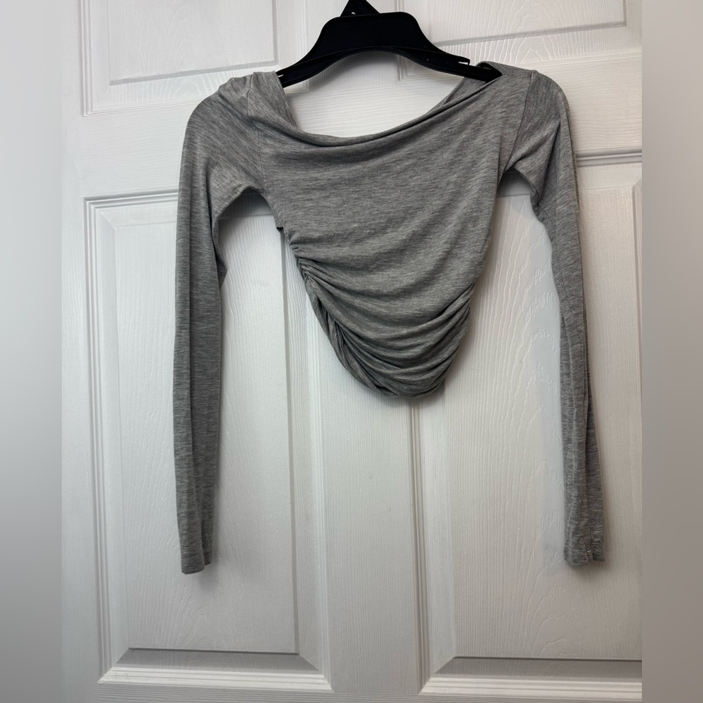 Amazon Gray Ruched Long Sleeve Top - Picture 2 of 2